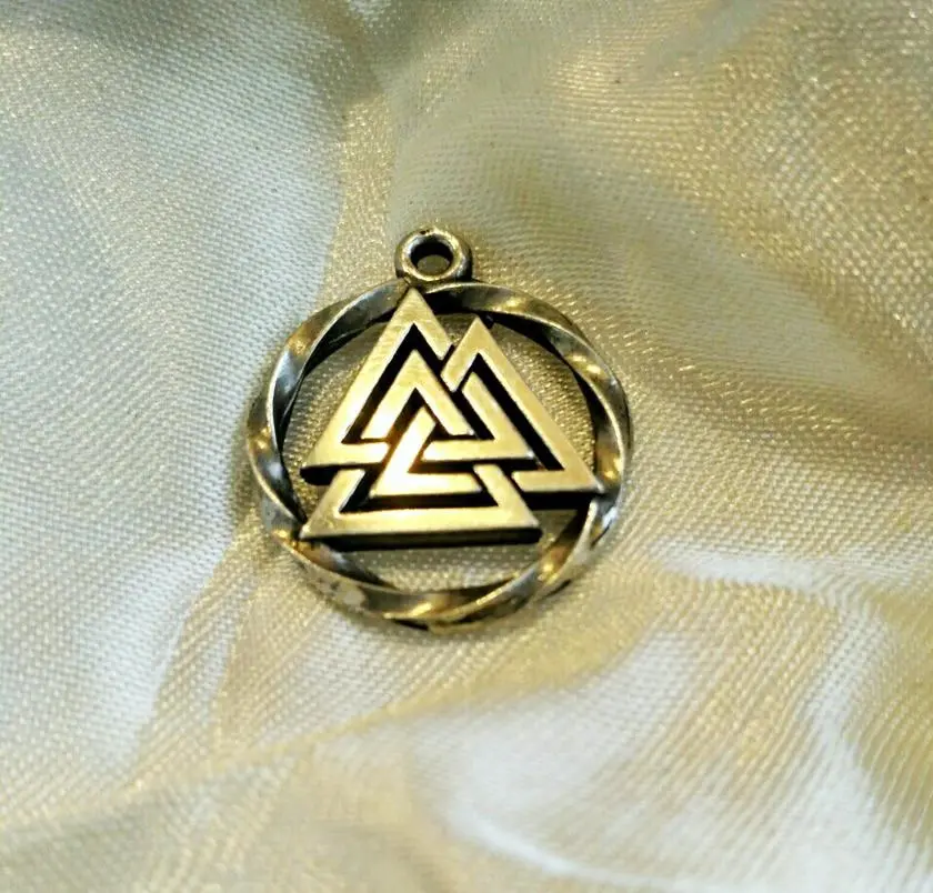 Оберег "Валькнут"