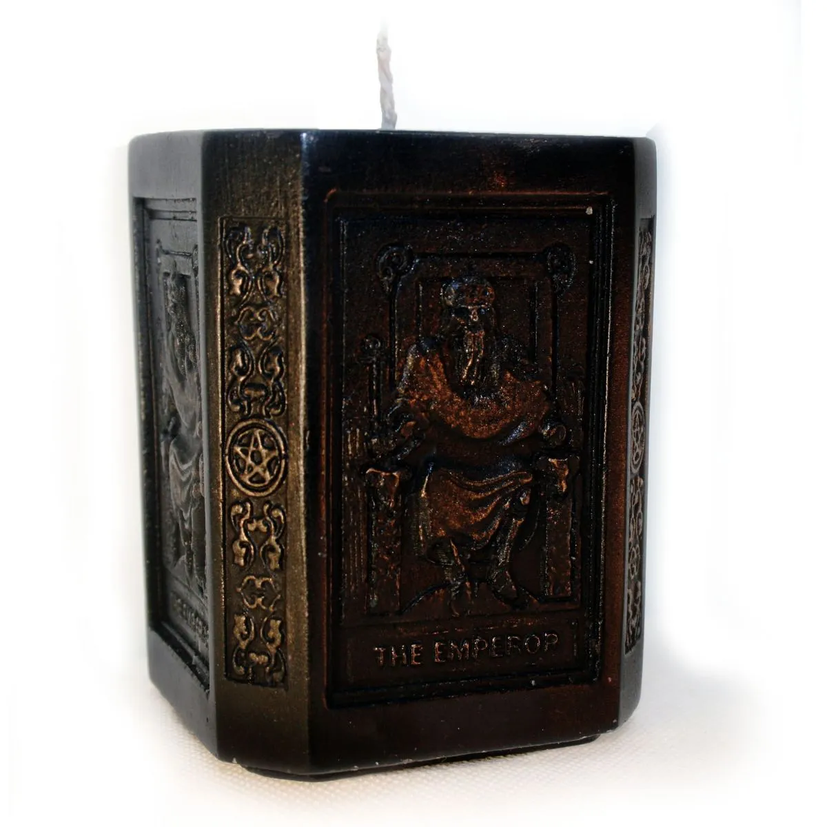 Свеча аркана Таро "Император" с объемными изображениями карты