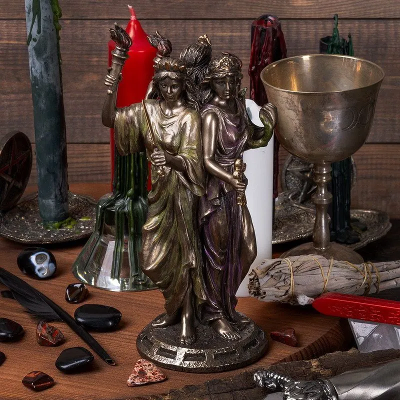 Алтарная статуэтка "Геката, богиня магии"