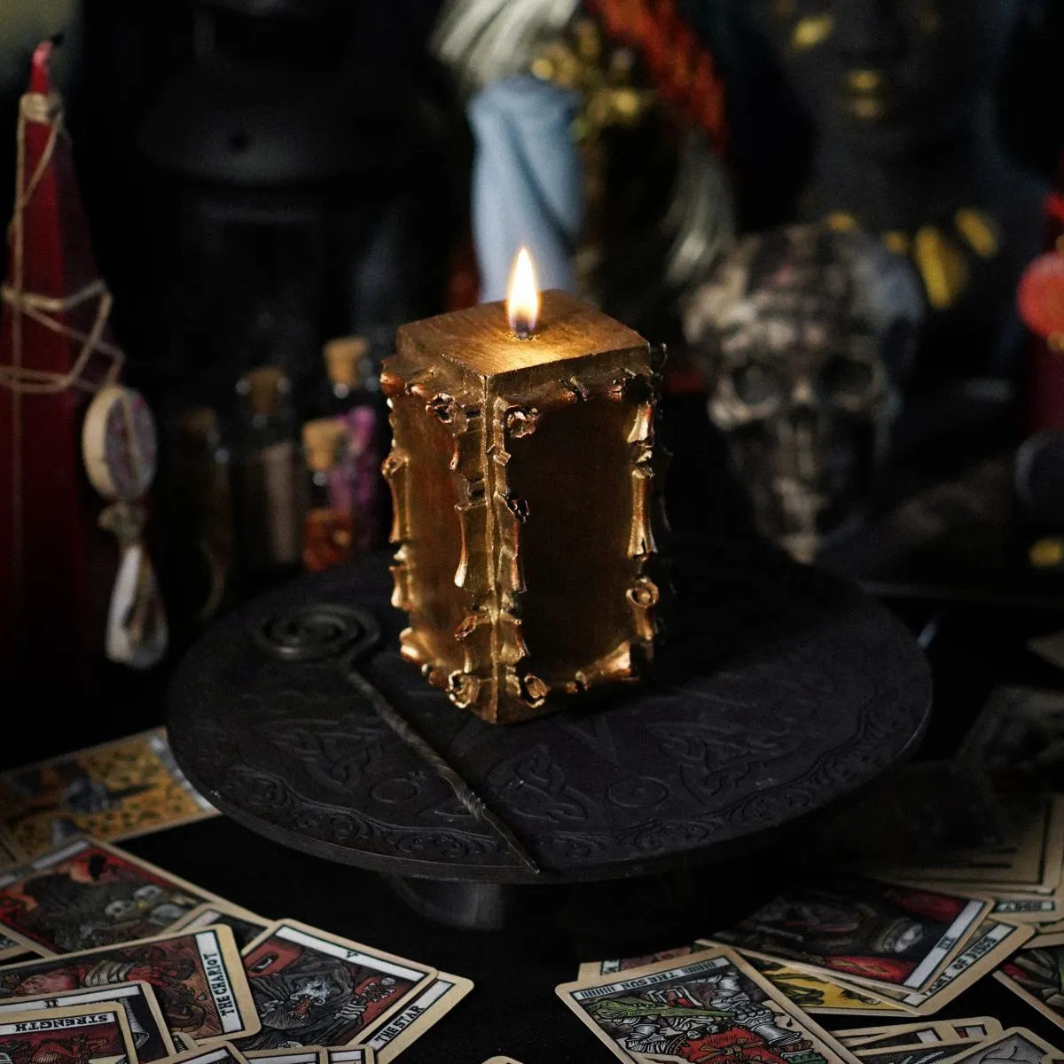 Свеча "Свиток Желаний" с кованым шилом