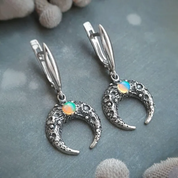 Серьги "Лунницы с лунной поверхностью"