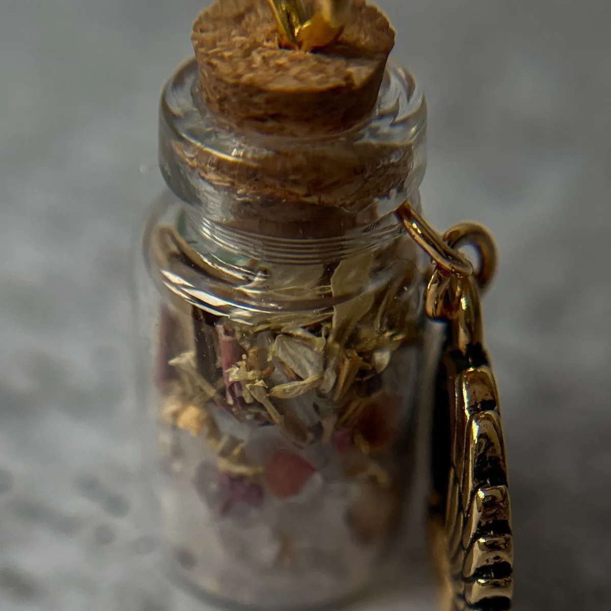 Магическая бутылочка "Привлечение любви"