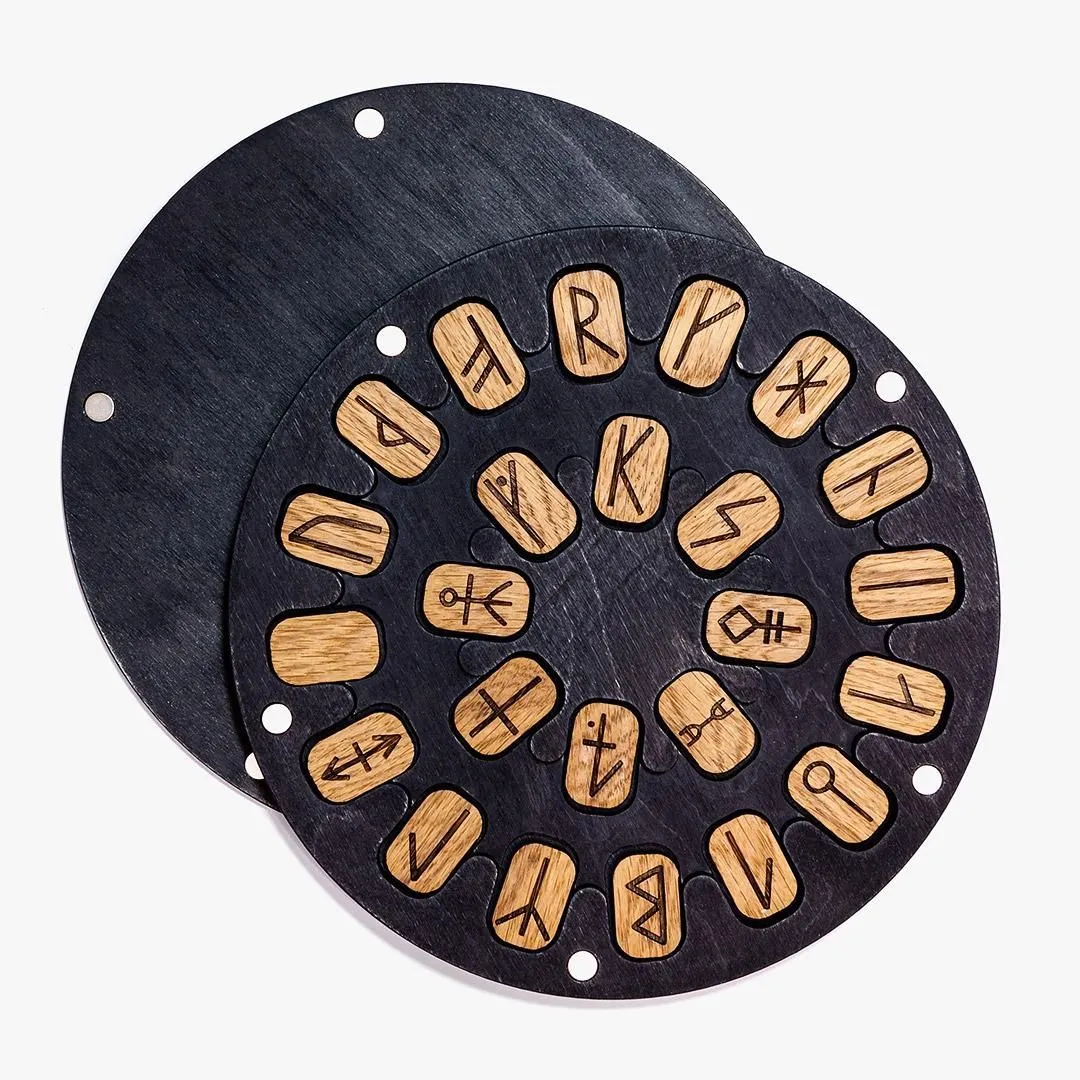 Набор рун "Исландский круг" в футляре