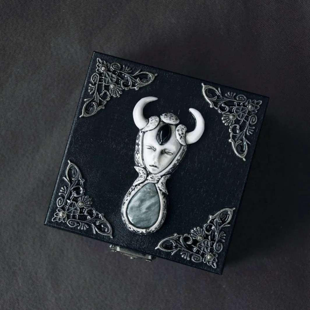 Шкатулка "Геката"