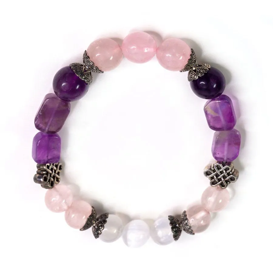 Браслет "Та, кто считает луну сегодня красивой" из натуральных камней