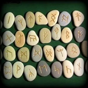 Нортумбрийские руны из морской гальки