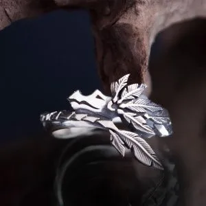 Серебряное кольцо "Пернатый змей"